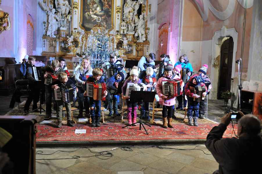 5. Benefiční koncert – ZUŠ J. S. Bacha Dobřany