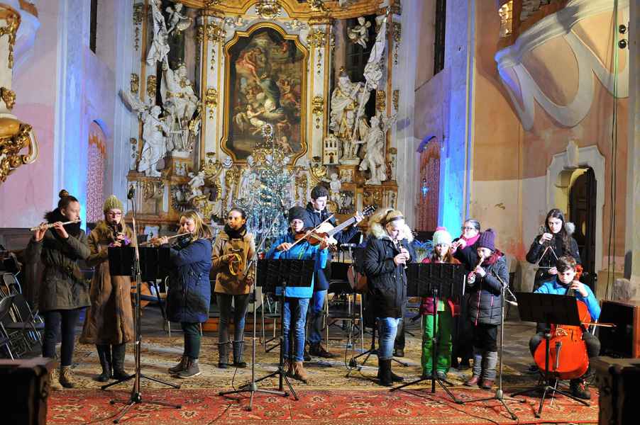 5. Benefiční koncert – ZUŠ J. S. Bacha Dobřany