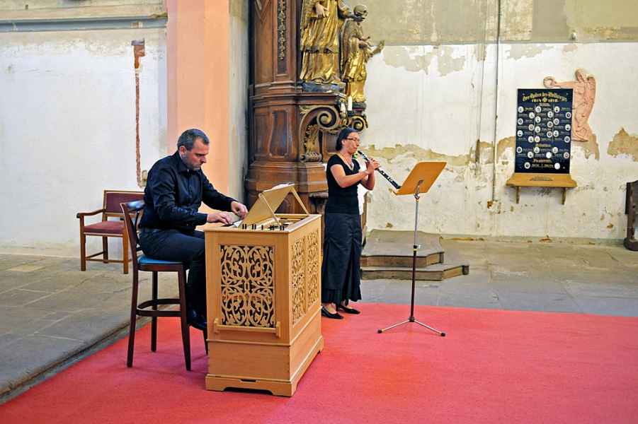  8. Benefiční koncert