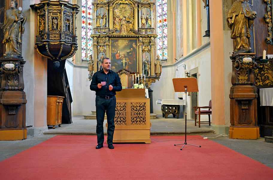  8. Benefiční koncert